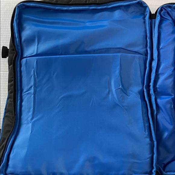 Simple Travel Backpack - Picture 6 of 11